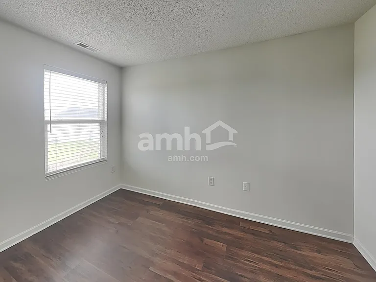 13711 Riding Hill Ave — Photo 16