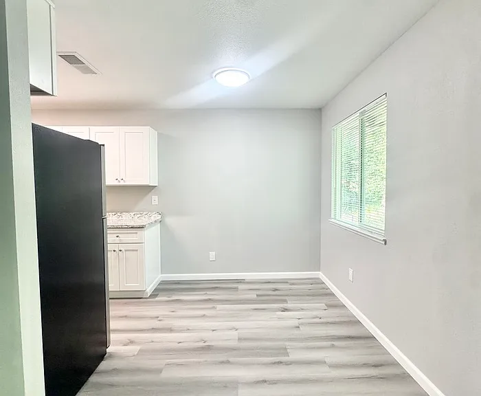 204 Pine St — Photo 6