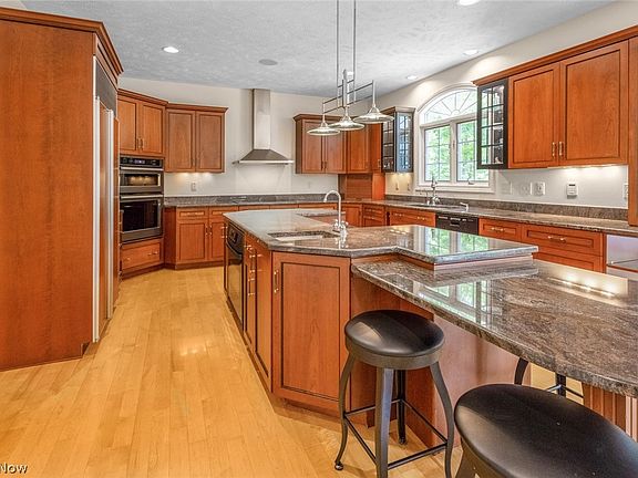 4th image of 8150 Wisteria Dr