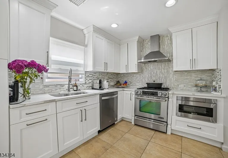 12 Lee Rd — Photo 4