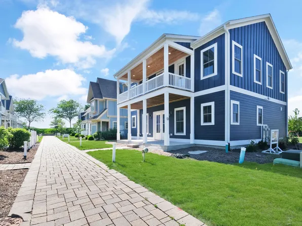 13 Great Loop West Dr, Ottawa, IL 61350