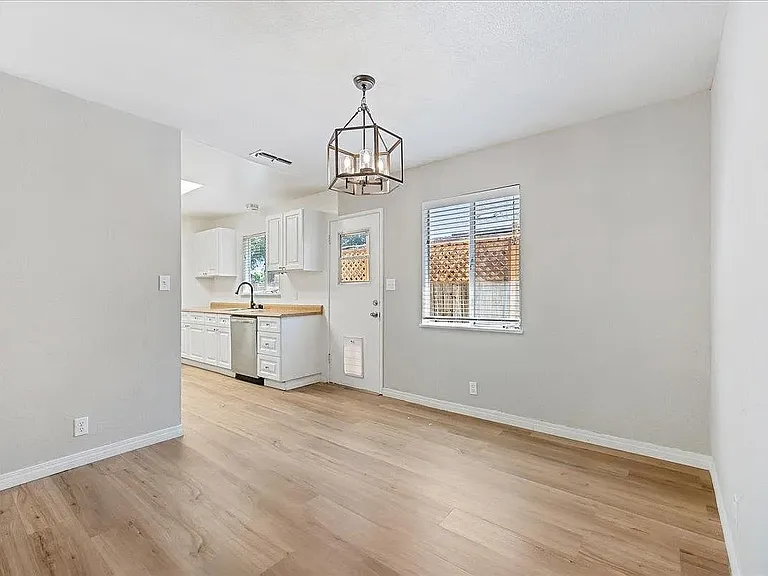 817 Oakland Ave — Photo 14