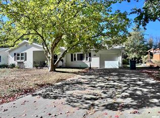 208 Jana Rd, Macomb, IL 61455