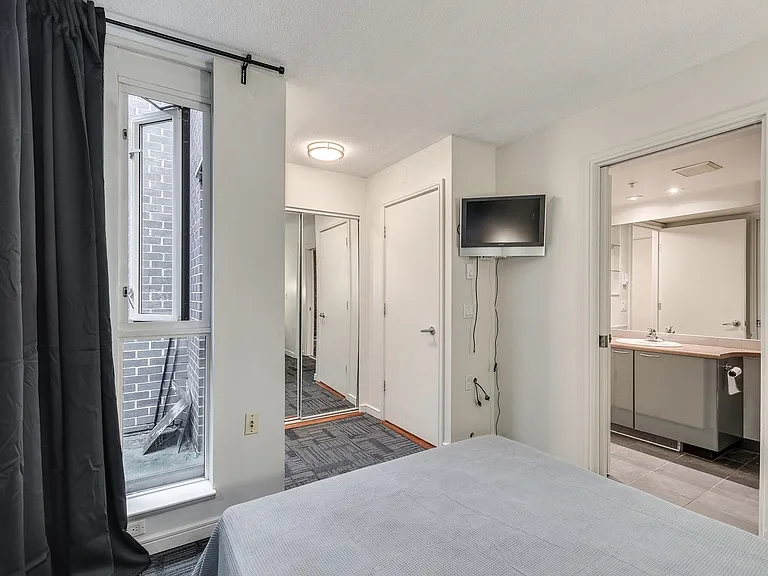 887 Helmcken St #TH — Photo 12