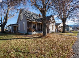 2109 3rd St, La Grande, OR 97850