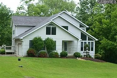 1300 Springwood Trce SE photo 1