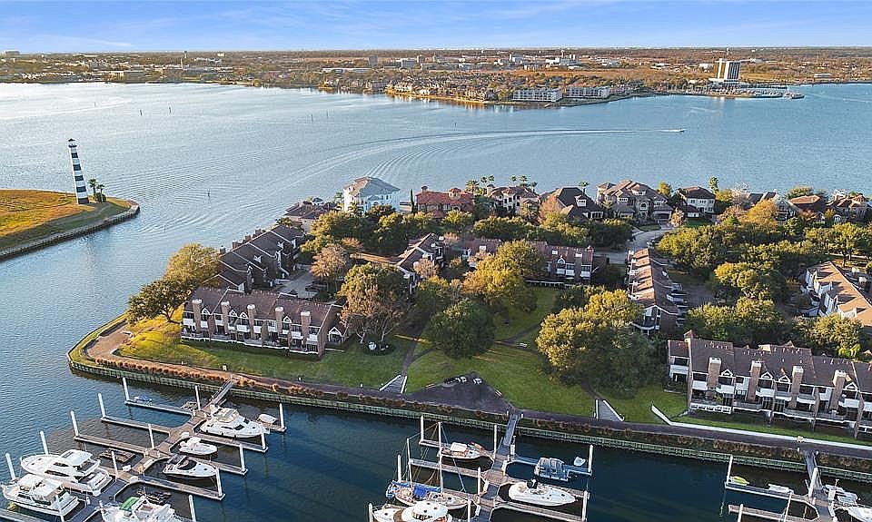 Between Marina & Clear Lake