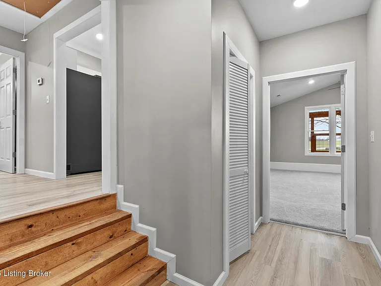 58 Riverside Ln — Photo 18
