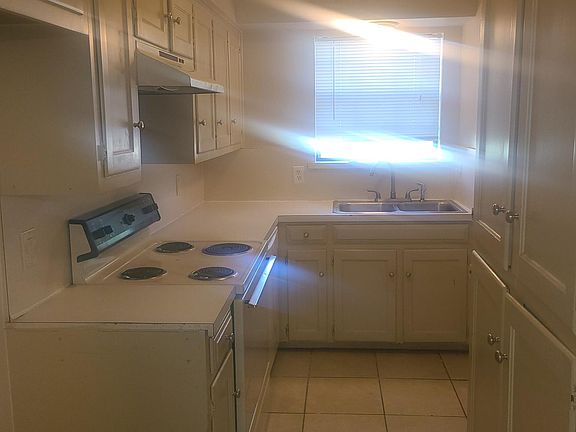 3rd image of 721 Boyd Dr #721