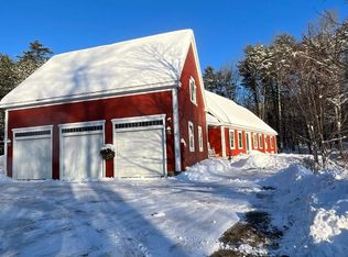 143 Falmouth Rd, Falmouth, ME 04105
