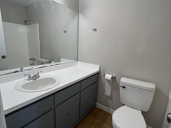 5th image of 2941 Rollingwood Dr