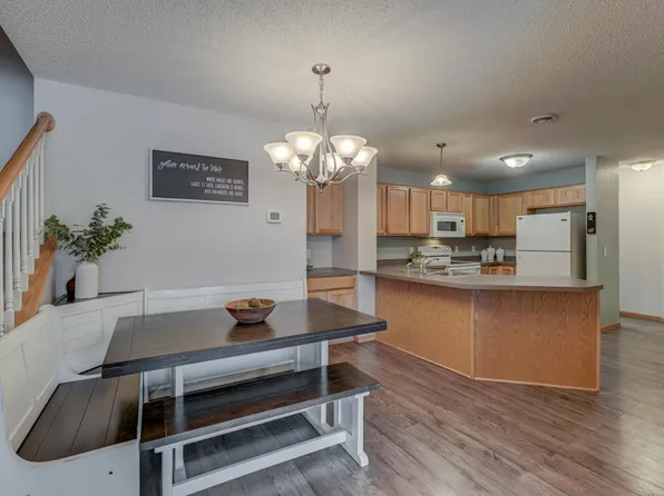 3581 Sterling Heights Dr #209, River Falls, WI 54022