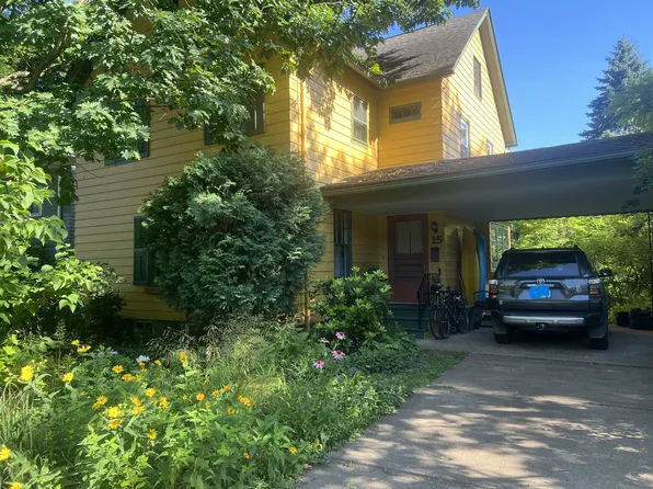 15 Maple Ave, Fredonia, NY 14063