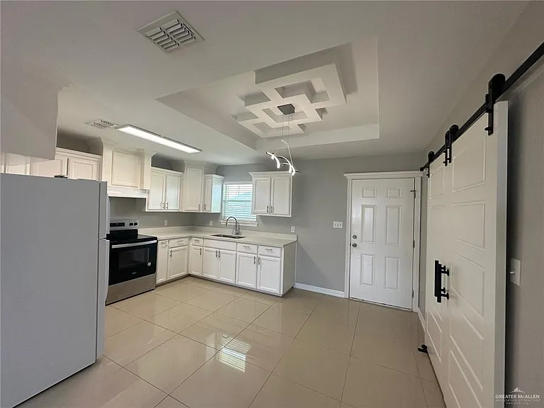 827 Whitewing St — Photo 3