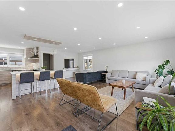 3rd image of 6603 E Malvern Rd NE