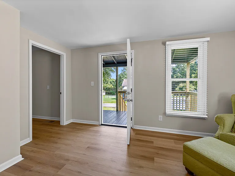 51 E Jones St — Photo 9