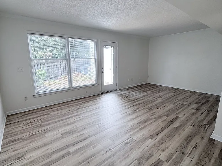 4912 Seabrook Ct — Photo 19