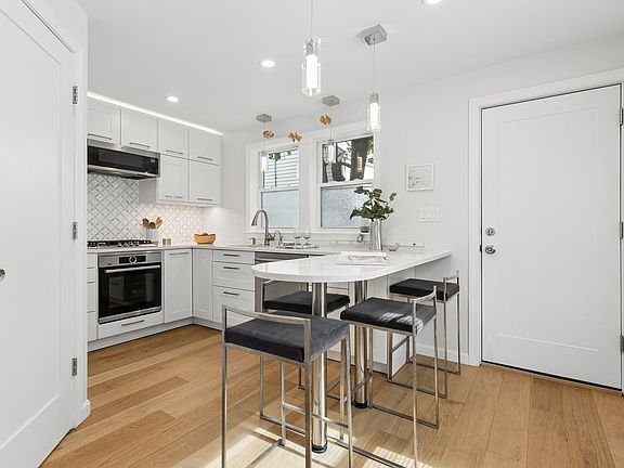 4th image of 84 West St Unit 84