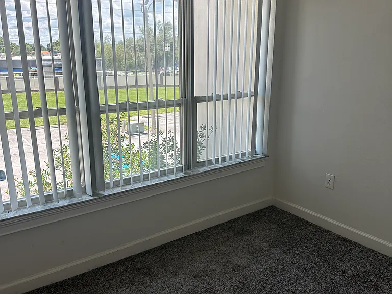 318 Market Sq E — Photo 5