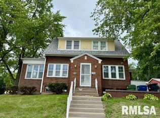 765 9th Ave S, Clinton, IA 52732