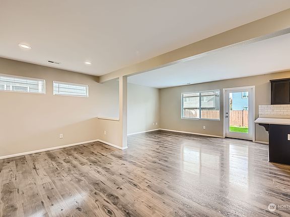 5th image of 10545 190th Street E