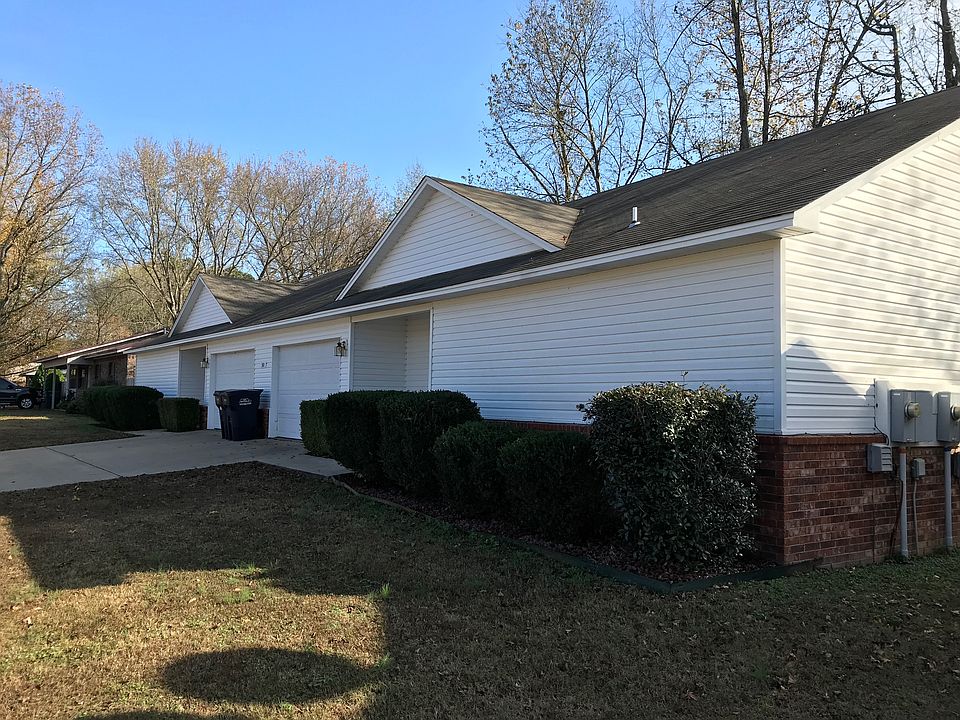 1st image of 301 Holly Dr