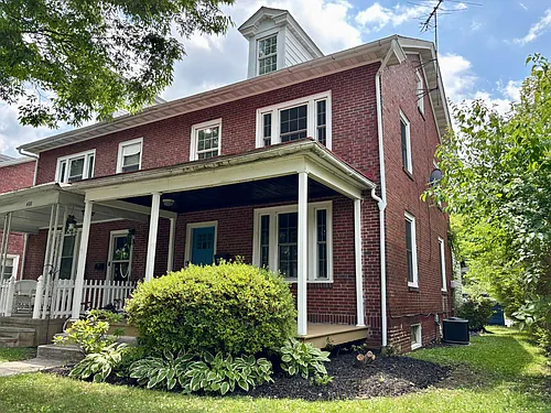 402 Pine St Photo 1