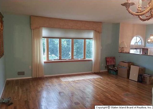 2nd image of 673 Sheldon Ave