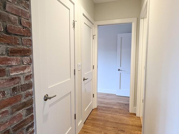 5th image of 9 Sewall Ave #11