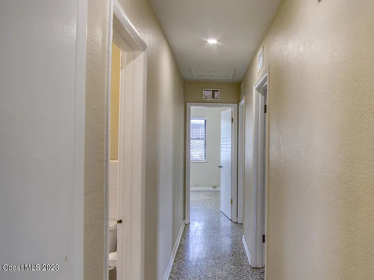 1010 Bianca Dr NE — Photo 10