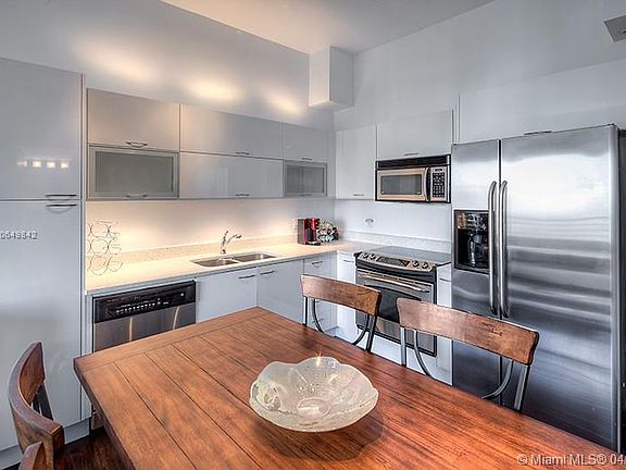 3rd image of 133 NE 2nd Ave APT 1005