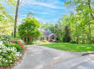 3909 Buncombe Dr, Greensboro, NC 27407