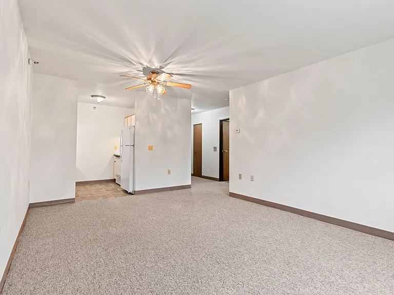 Hickory Drive and Pinecrest Apartments — Photo 29