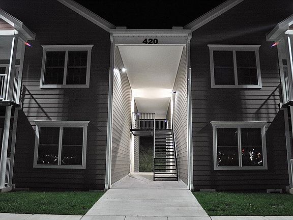 3rd image of 16 Sterling Dr