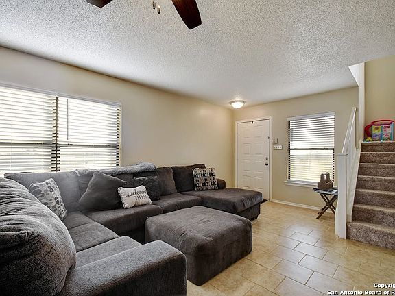 4th image of 108 ROLLING HILLS DR