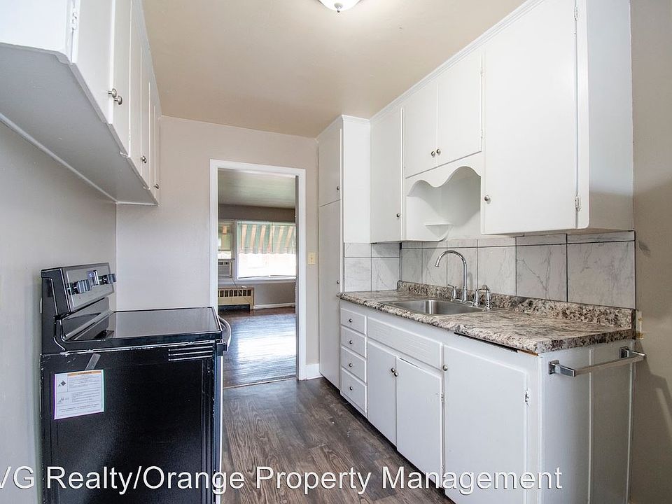 1st image of 625 S 35th St APT 19