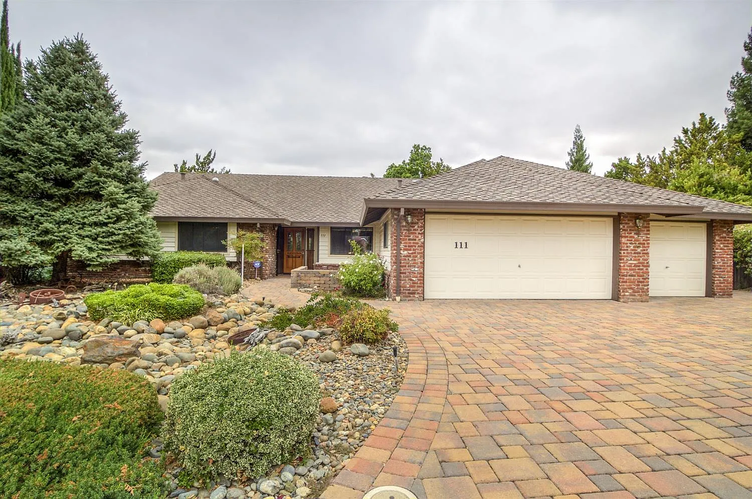 111 Cypress Ln photo 1