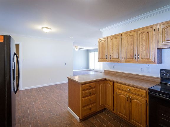 3rd image of 28 Wildy Dr