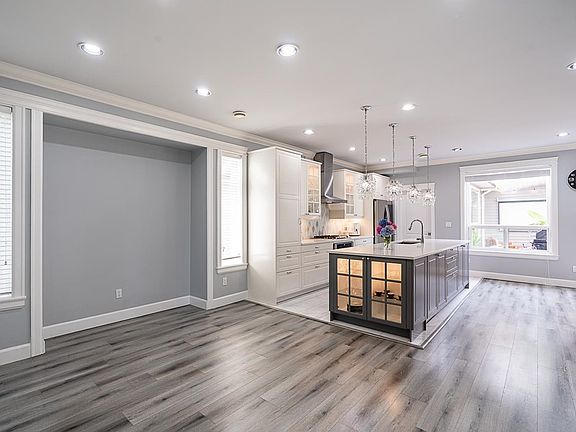 3rd image of 6779 192nd St