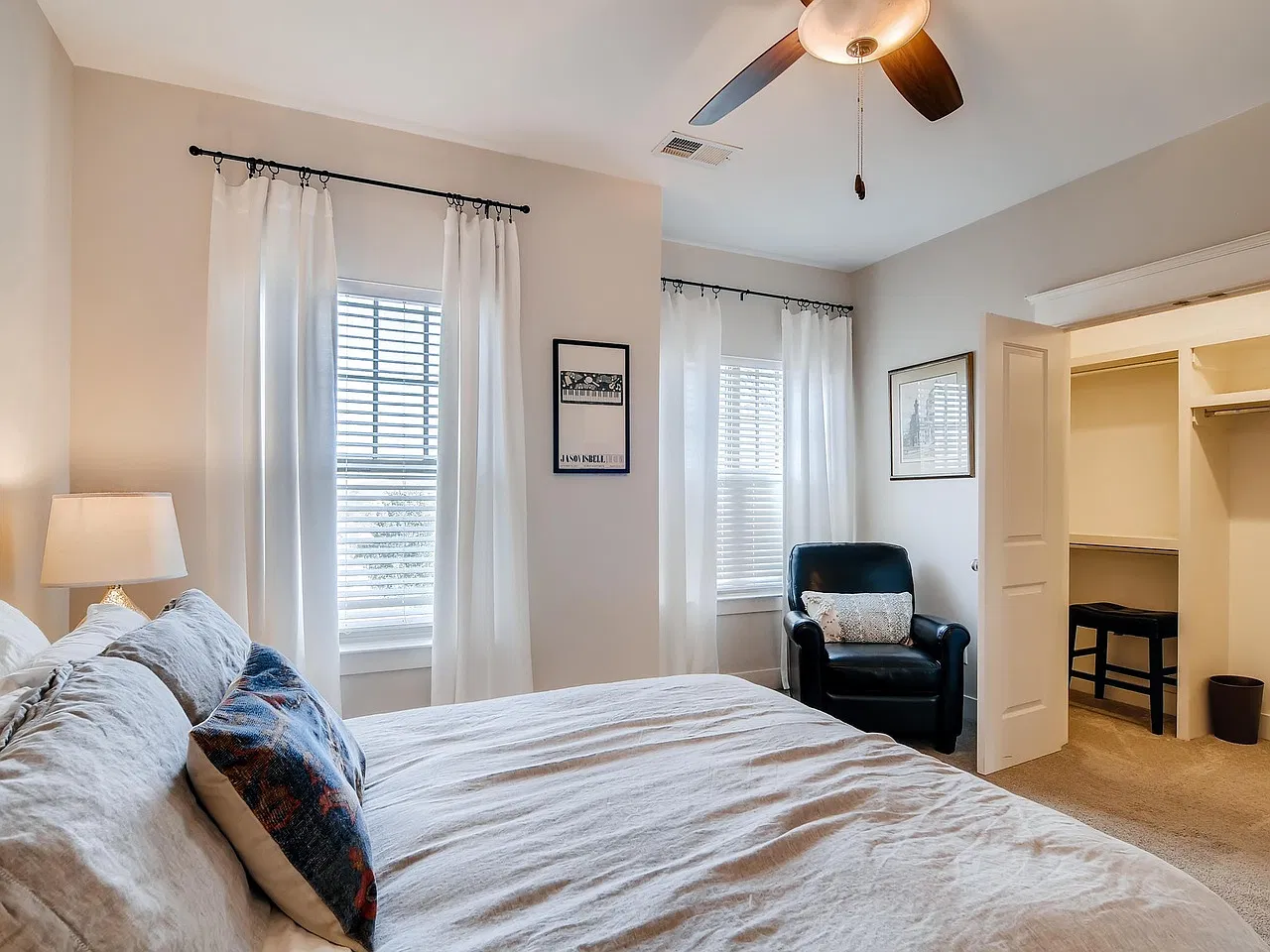 2 bed, 2.5 bath, 1266 sqft, $2,350 — Photo 2
