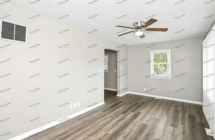 3 bed, 1.0 bath, 1188 sqft, $1,595 — Photo 4