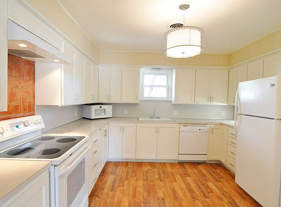 5th image of 116 E 22nd St