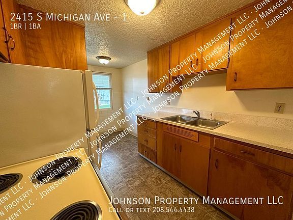 4th image of 2415 S Michigan Ave APT 1