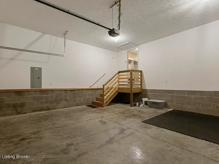 1802 Faith Ave — Photo 31