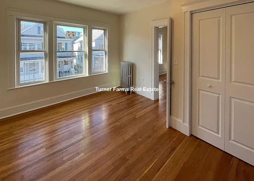 4 bed, 2.0 bath, $5,850 — Photo 3
