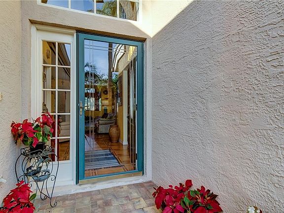 5th image of 10207 Oasis Palm Dr