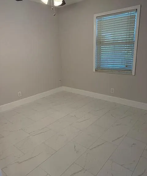 9448 Saddlebrook Dr — Photo 12