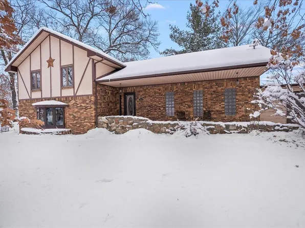 515 2nd St, Evansdale, IA 50707