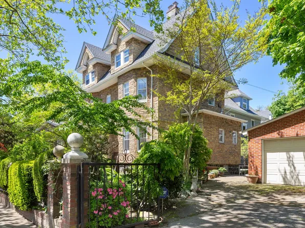 685 East 22nd Street image 35 of 38