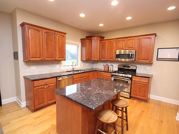 4th image of 4N135 Golf View Ct